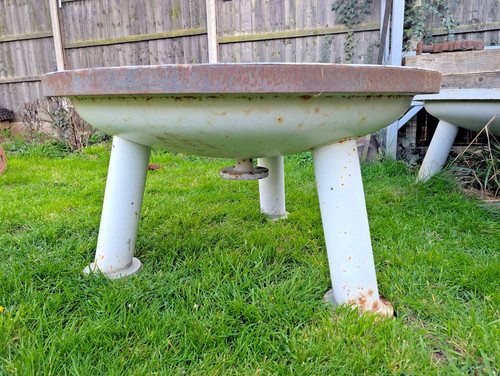 Large cast iron base - large,