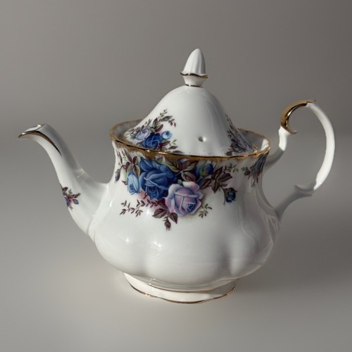 Royal albert bone china - royal,