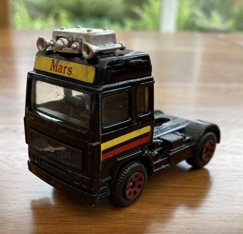 Corgi volvo f10 globe - volvo,