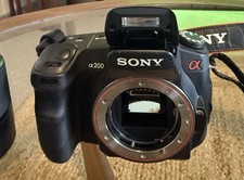 Sony Alpha A200 10.2MP Digital SLR Camera - Black (Kit with 18-70mm Lens)