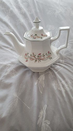 Eternal beau teapot - beau,