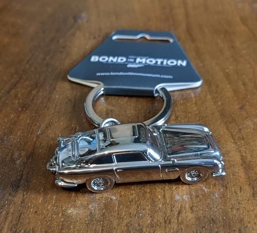 James bond 007 - bond, aston