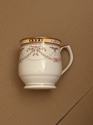 Queen china olde - "olde, england"