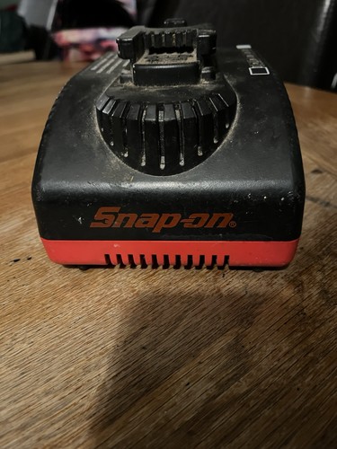 Snap battery charger 18v - on,