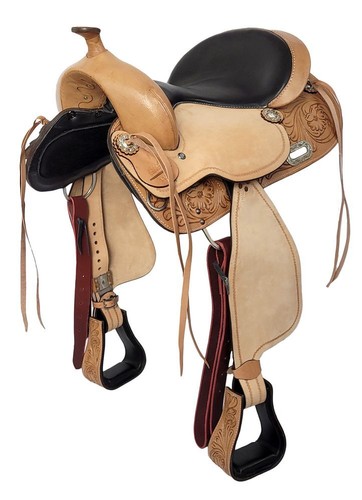 Treeless western saddle