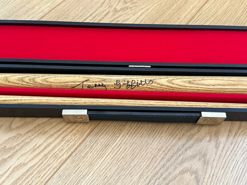 Signed terry griffiths cue - signed,