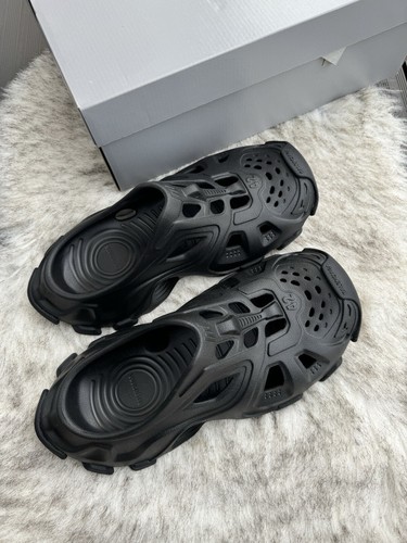 Balenciaga chunky hole - balenciaga,