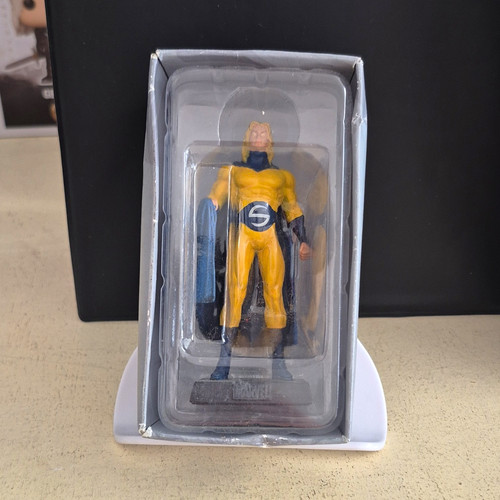 Classic marvel figurine - marvel,