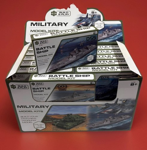 Battleships model kit set - of, 4
