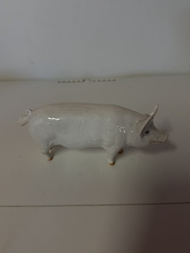 Beswick pig wall - beswick,
