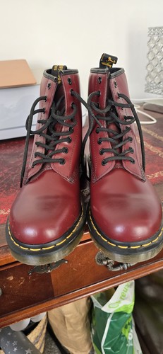 Ladies new red boots size - ladies, 6