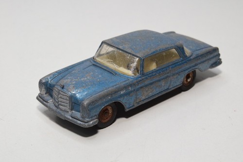 B67 dinky toys 533 - 1:43,