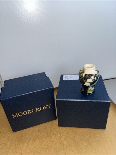Moorcroft lily the - moorcroft, of