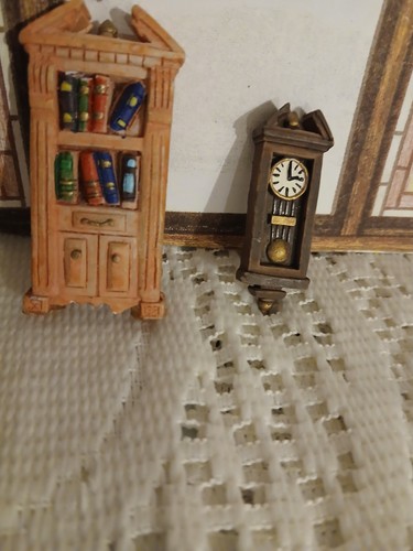 Two miniture ceramics dolls - two.miniture,