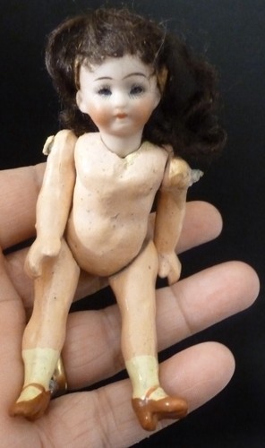 Tiny antique mignonette - tiny,