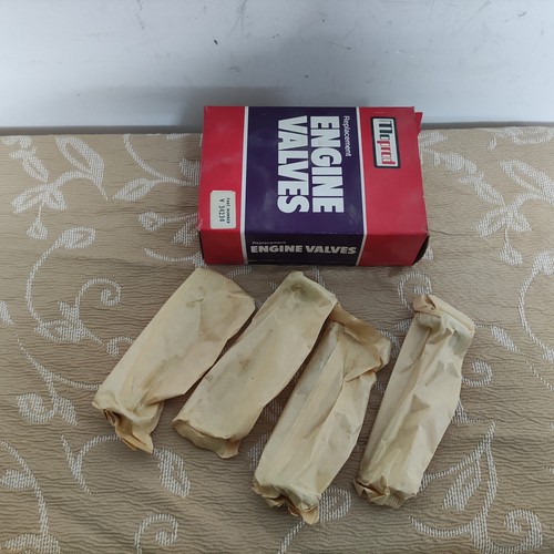 Nos exhaust valves triumph - nos,