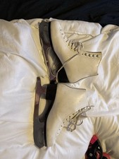 Belati Figure Ice Skates John