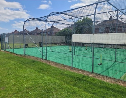 Galvanised mesh fencing with - mesh,