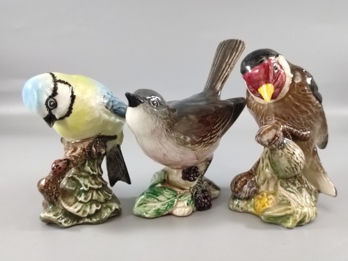 Beswick goldfinch 2273 - beswick,