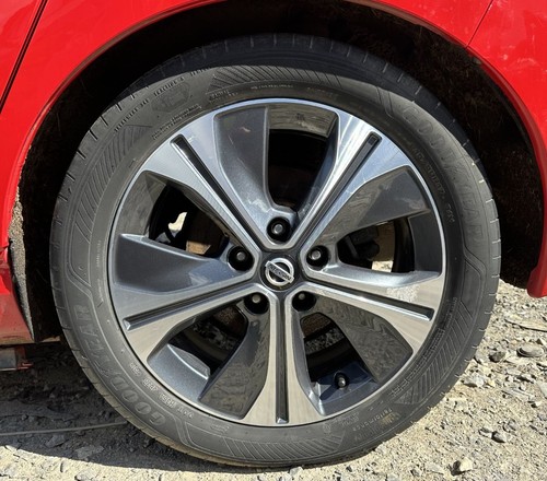 Nissan leaf alloy wheel tyre - leaf,
