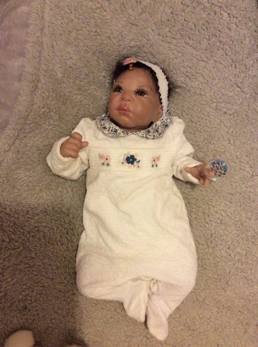 Cute lifelike baby - , thandie