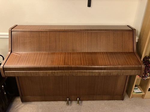 Bentley compact piano - compact,