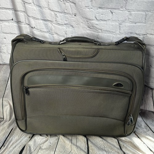 Samsonite wheel carry on - 2,