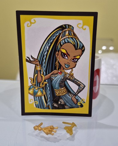 Monster high doll - monster, nefera