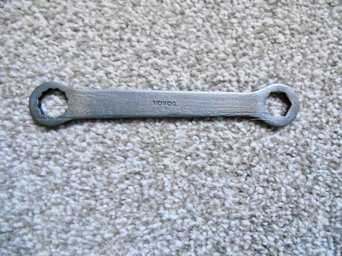 Vintage mowog cylinder head - vintage,