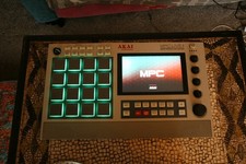 AKAI Professional MPC LIVE II