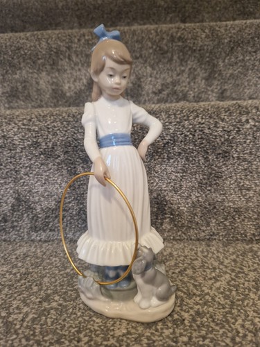 Nao lladro figurine 00379 - lladro,