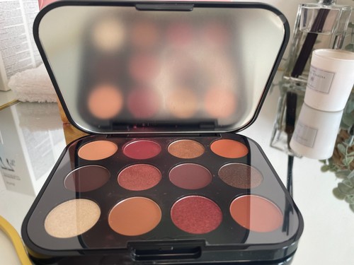 Makeup mac connect in - in, colour