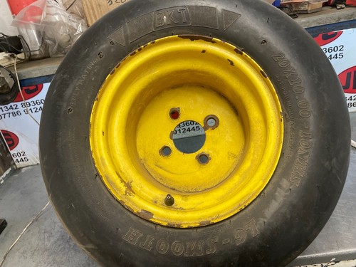 Stud wheel and smooth tyre - 4,