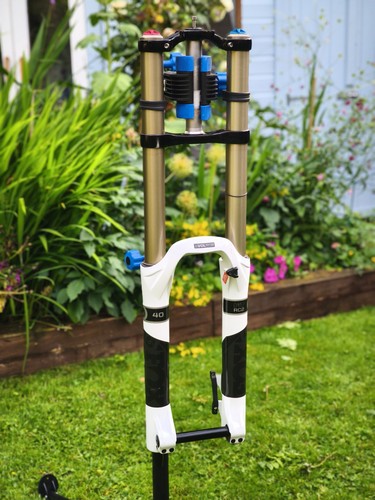 2011 fox rc2 fit forks - 2011,