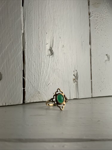 9ct gold green jade - sz, q