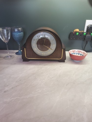 Vintage smiths day mantel - vintage,