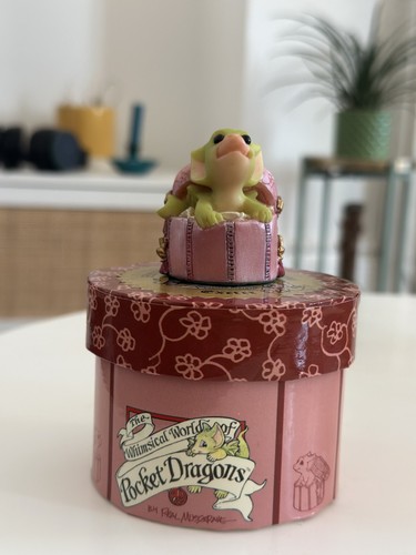 Rare pocket dragon - rare, "hatbox