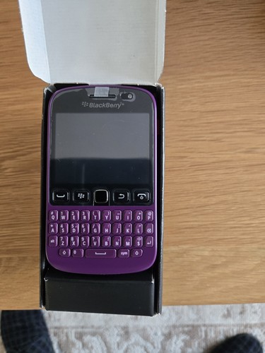 Blackberry 9720 unlocked - blackberry,