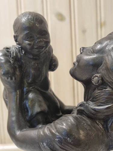 Heredities cast bronze resin - heredities,