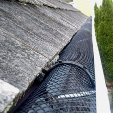 10m Gutter Net Protection Mesh Guard Cover Roll Guttering Leaves Block Garden