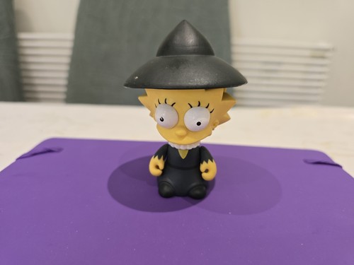 Kidrobot witch lisa - kidrobot,