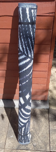 Gardenline rug for - sale, like
