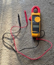 Fluke 323 True RMS Clamp Meter