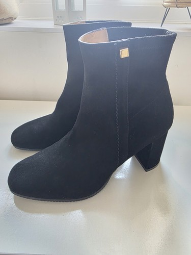 Stuart weitzman pull - pull, on