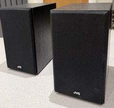 Bookshelve Speakers