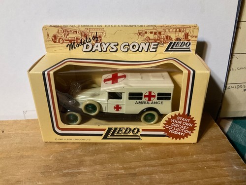 Lledo days gone 1983 - gone, ambulance