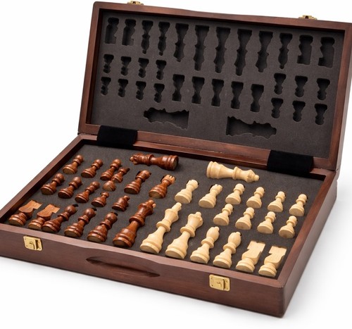 Magnetic wooden chess set - wooden,
