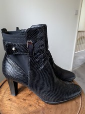 Russell & Bromley Aquatalia