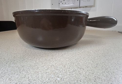 Vintage creuset brown - le,
