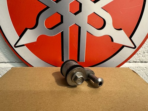 Yamaha fz6 exhaust mount - yamaha,